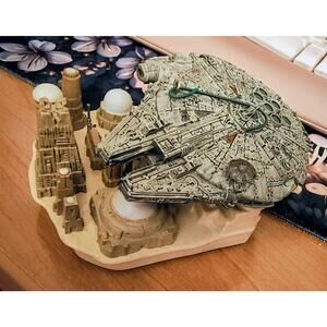 HALLMARK Keepsake 2007 THE ADVENTURE BEGINS Millennium Falcon STAR WARS Ornament